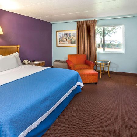 Days Inn By Wyndham Portage Indiana Dunes National Park Экстерьер фото
